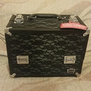 Caboodles Make Me Over 4-Tray Train Case